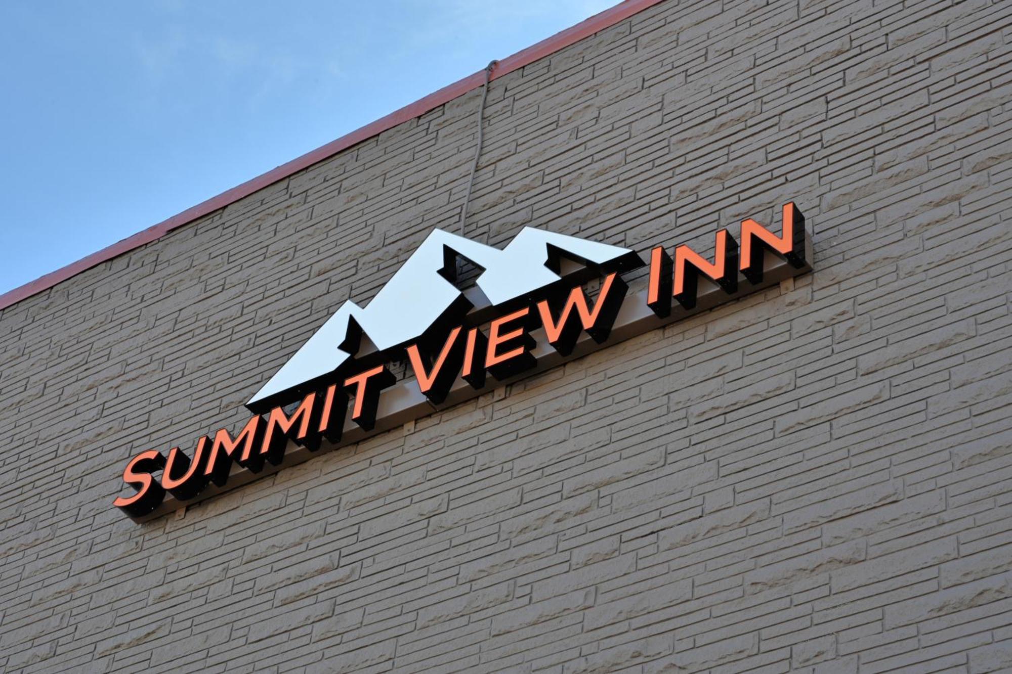 Summit View Motel